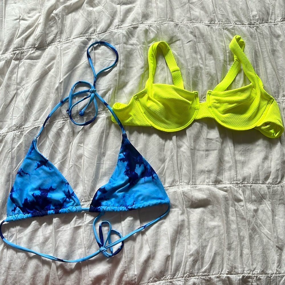 2 coordinate bikini tops
